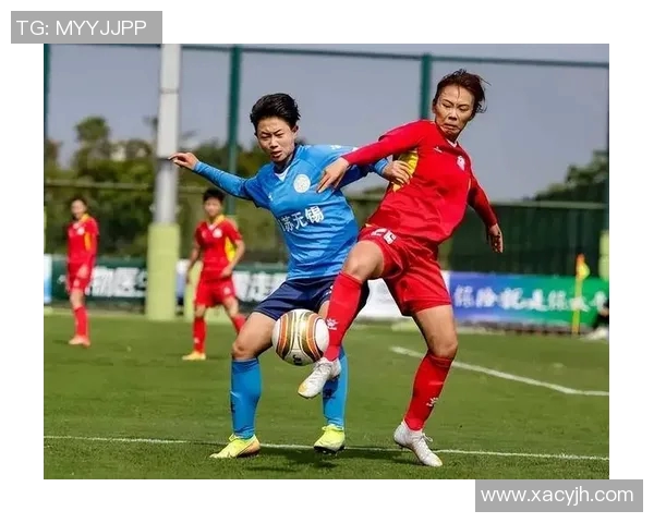 女足主力前锋重伤复出首次合练全场欢呼声雷动